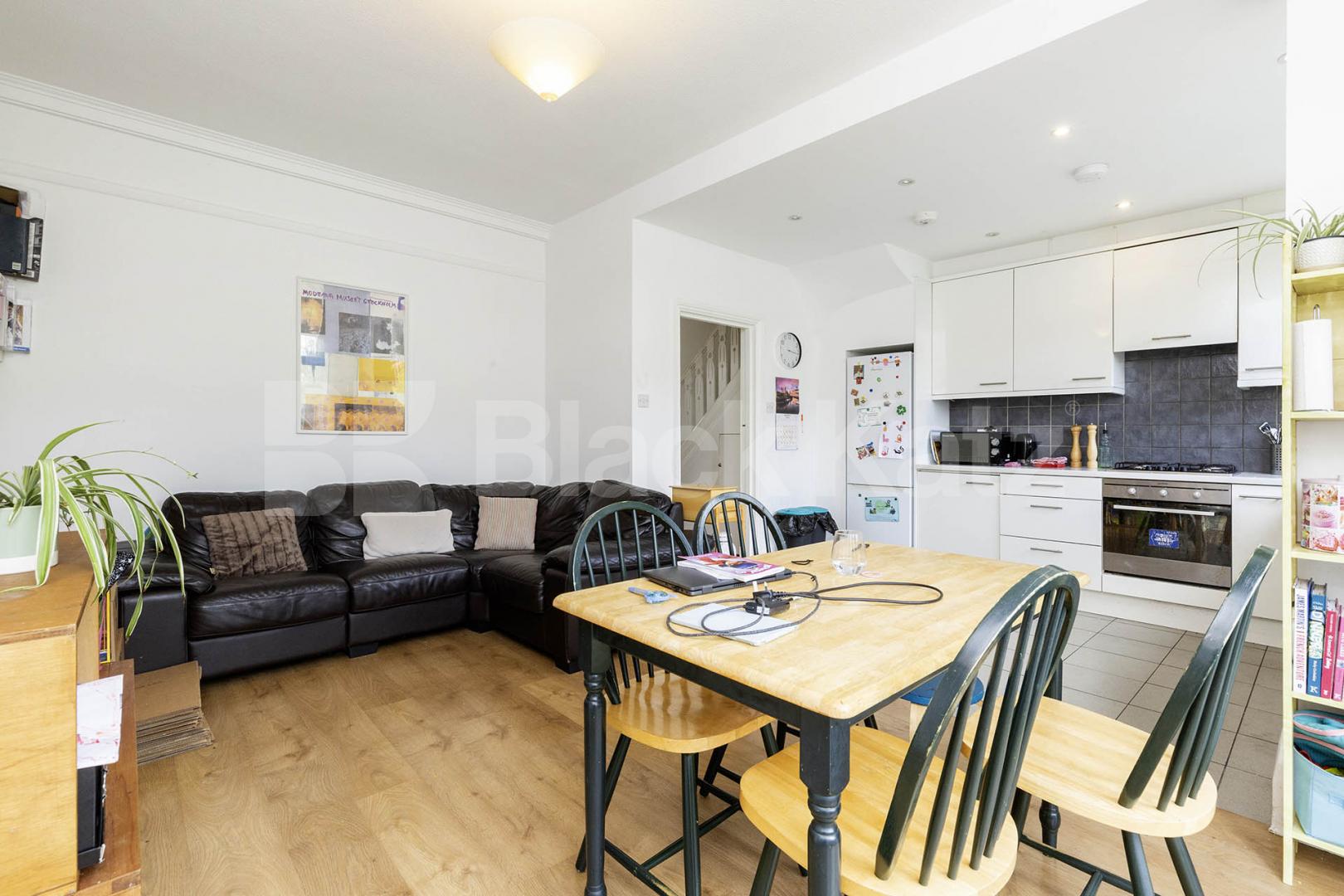 beautiful 3/4 bedroom house that will make the ideal home for a family Fairlawn Ave, East Finchley 
